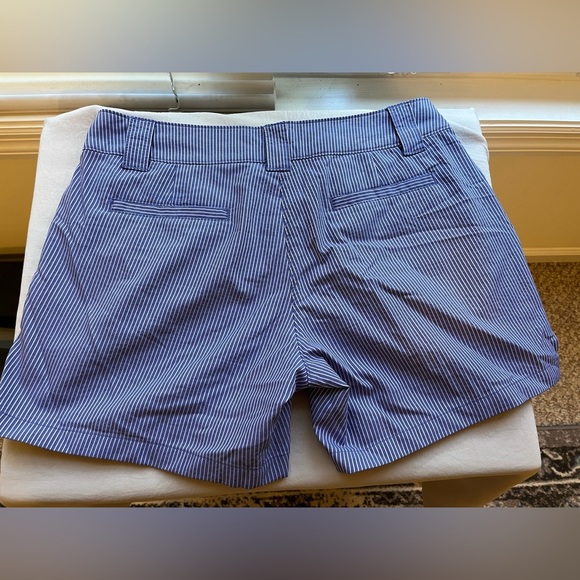 Oakley Women's Blue Back Nine Seersucker Striped Golf 5"‎ Shorts size 6​ - Picture 5 of 7